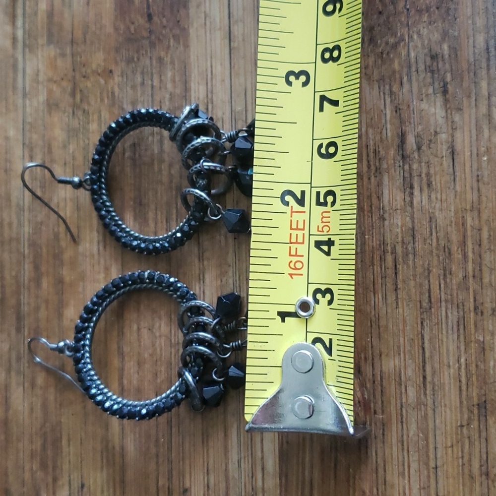 Fun dangling earrings - Picture 4 of 6